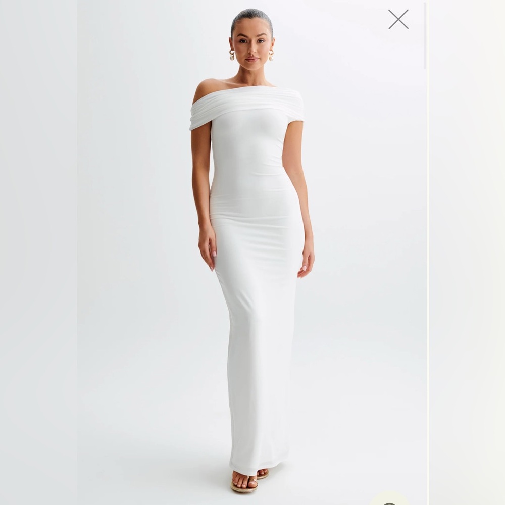 MESHKI Cassandra Off Shoulder Maxi Dress